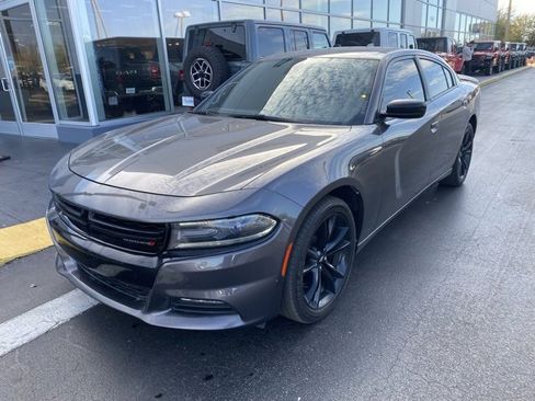 Used 2018 Dodge Charger SXT Plus w/ Blacktop Package image 4