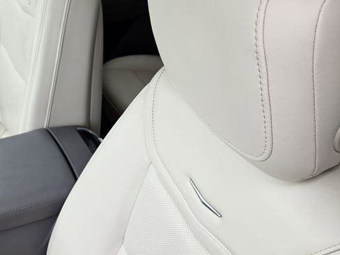 Used 2021 Cadillac XT6 Premium Luxury image 32