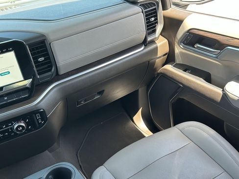 Certified 2025 GMC Sierra 1500 SLT RWD image 17
