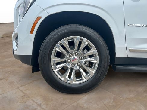 New 2026 GMC Yukon XL Denali w/ LPO, Floor Liner Package image 30