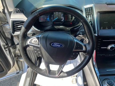 Used 2019 Ford Edge Titanium AWD/4WD image 8