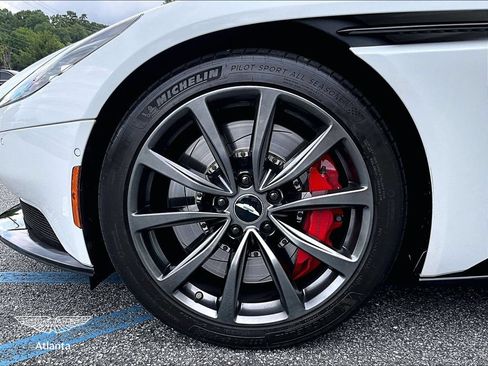 Used 2019 Aston Martin DB11 Coupe RWD image 9