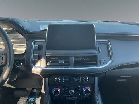 Used 2023 GMC Yukon XL SLT w/ SLT Premium Package image 11