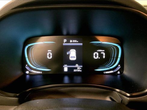 Certified 2025 Kia Soul LX w/ LX Technology Package FWD image 20