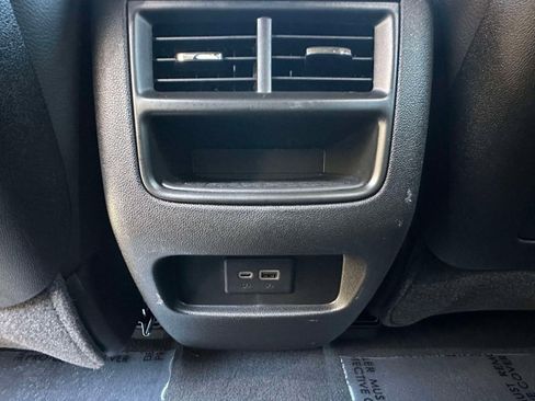 Certified 2025 Cadillac XT5 Luxury image 30