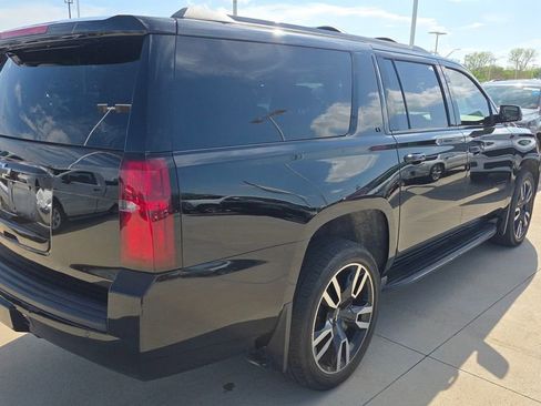 Used 2018 Chevrolet Suburban LT w/ RST Edition image 7