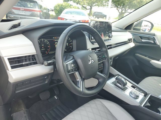 Used 2022 Mitsubishi Outlander SEL FWD image 19