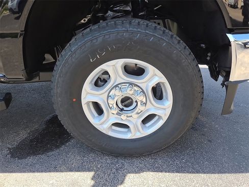 New 2025 Ford F250 XLT w/ FX4 Off-Road Package image 7