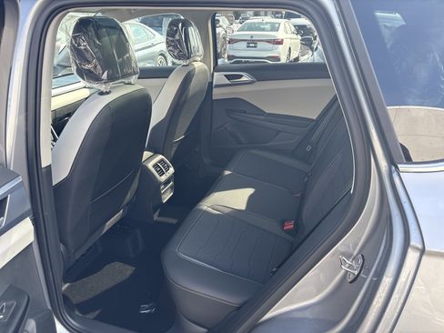 New 2026 Volkswagen Taos SE image 12