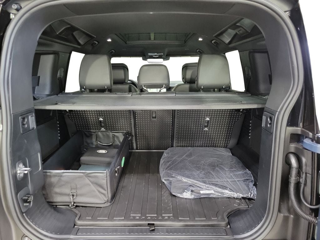 New 2026 Land Rover Defender 110 S AWD/4WD image 28