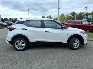 New 2025 Nissan Kicks Play S video 2