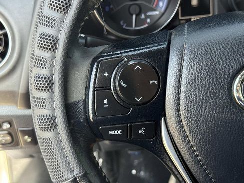 Used 2018 Toyota Corolla iM w/ Protection Package image 9