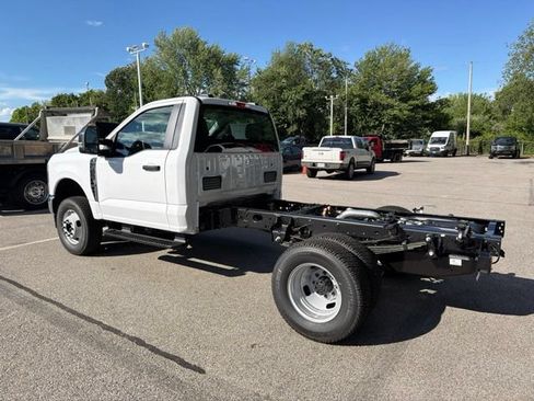 New 2026 Ford F350 XL w/ XL Chrome Package AWD/4WD image 5