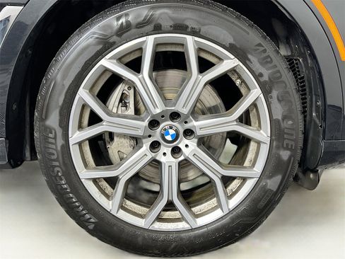 Used 2024 BMW X7 xDrive40i image 36