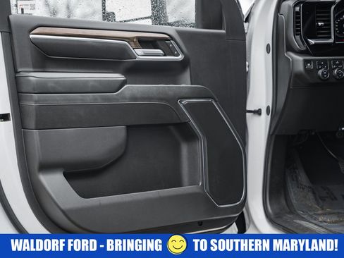 Used 2024 Chevrolet Silverado 2500 LT w/ Convenience Package image 42