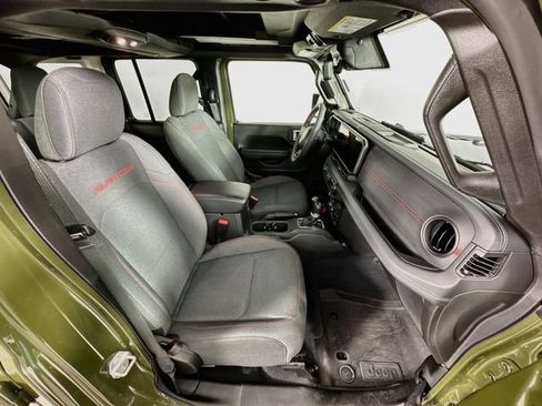 Used 2024 Jeep Wrangler Unlimited Rubicon w/ Technology Group AWD/4WD image 34