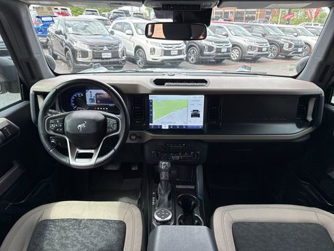 Used 2022 Ford Bronco Wildtrak image 38