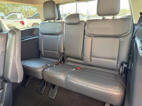 New 2025 Ford Expedition Active image 19