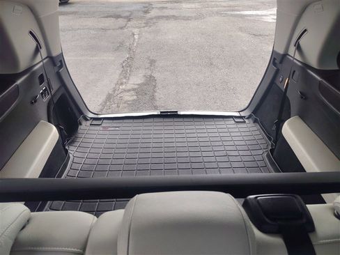 Used 2017 Mercedes-Benz GLS 450 4MATIC image 35