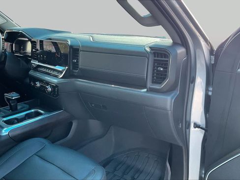 Used 2023 GMC Sierra 1500 SLT w/ SLT Premium Package AWD/4WD image 18