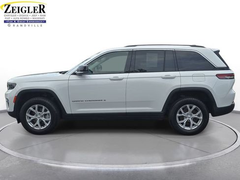 Certified 2023 Jeep Grand Cherokee Limited AWD/4WD image 8