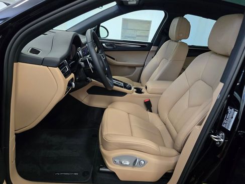 New 2025 Porsche Macan image 14