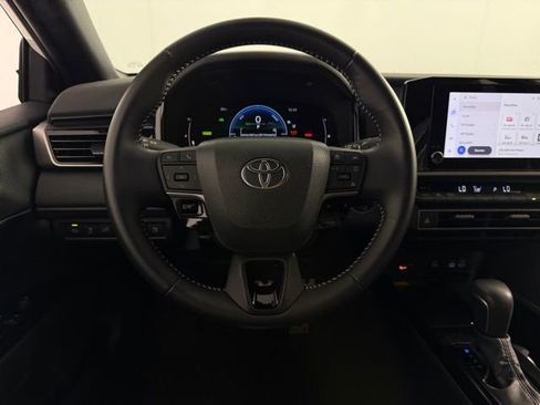 Used 2025 Toyota Camry SE image 20