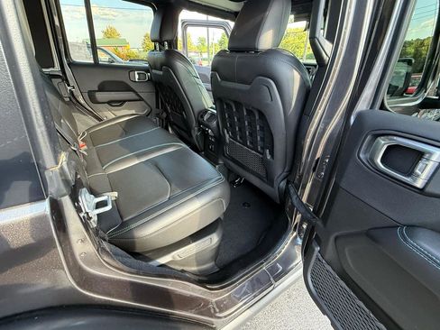 Used 2022 Jeep Wrangler Unlimited Rubicon 4xe w/ Dual Top Group AWD/4WD image 41