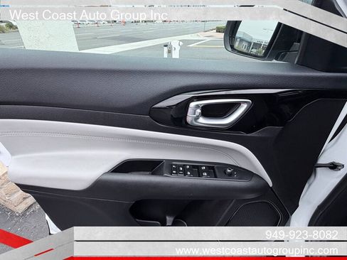 Used 2025 Jeep Compass Limited AWD/4WD image 19