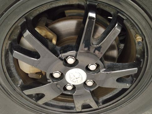 Used 2014 Toyota Prius Five image 31