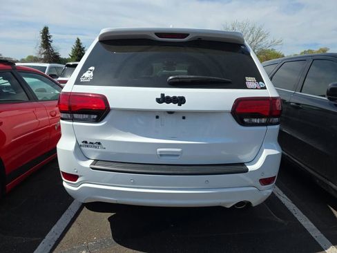 Used 2022 Jeep Grand Cherokee Laredo X AWD/4WD image 16