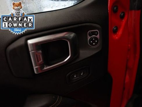 Used 2025 Jeep Wrangler Unlimited Sahara w/ Safety Group AWD/4WD image 19