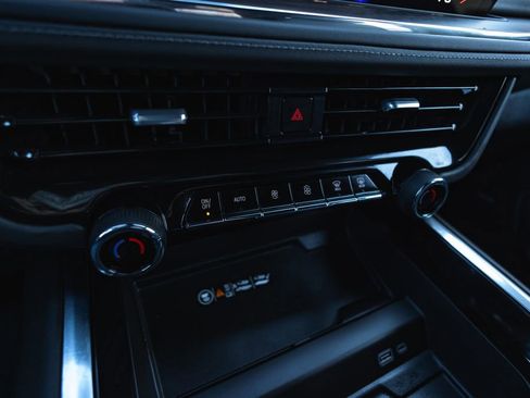 Used 2025 Chevrolet Tahoe LT w/ Comfort Package image 16