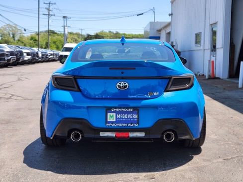 Used 2023 Toyota GR86 Premium RWD image 4