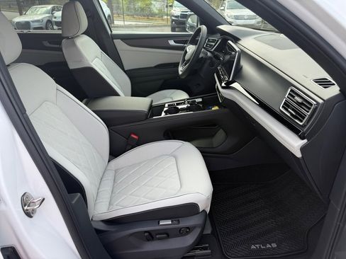 New 2026 Volkswagen Atlas Cross Sport SEL Premium R-Line AWD/4WD image 28