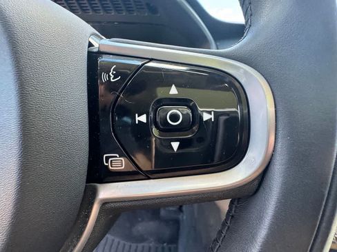 Used 2022 Volvo XC90 T6 Momentum w/ Climate Package AWD/4WD image 21