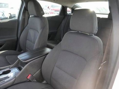 Used 2018 Chevrolet Malibu LT image 10