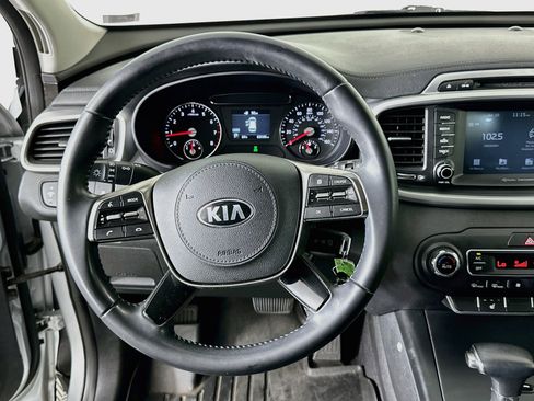 Used 2019 Kia Sorento AWD w/ LX Convenience Package image 18