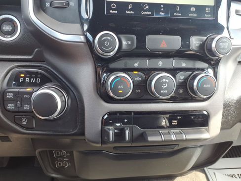 Used 2024 RAM 1500 Big Horn AWD/4WD image 19