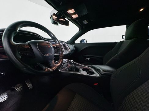 Used 2018 Dodge Challenger R/T w/ Driver Convenience Group image 21