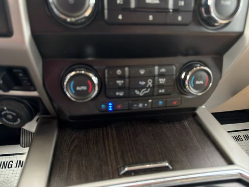 Used 2020 Ford F350 Lariat w/ Lariat Ultimate Package AWD/4WD image 20
