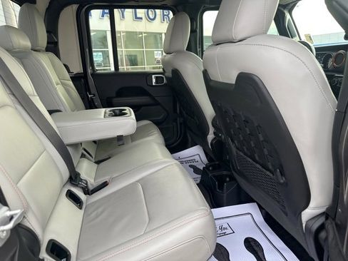 Used 2021 Jeep Gladiator Mojave image 15