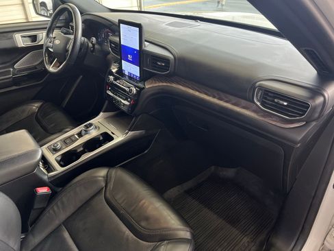 Used 2021 Ford Explorer Platinum w/ Equipment Group 601A image 17