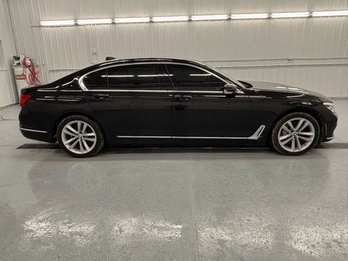 Used 2018 BMW 750i xDrive AWD/4WD image 9