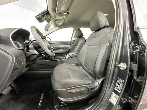 Used 2023 Hyundai Tucson SE image 16