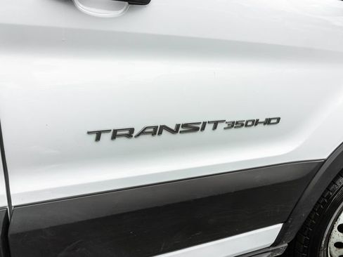 Used 2022 Ford Transit 350 DRW RWD image 4