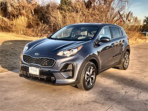 Used 2022 Kia Sportage LX image 2