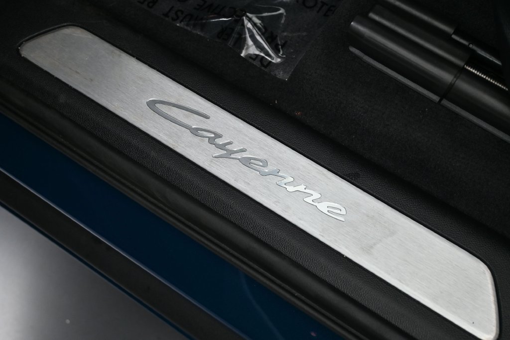 Certified 2024 Porsche Cayenne Coupe AWD/4WD image 26