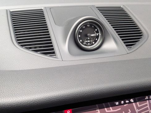 Certified 2026 Porsche Macan image 23