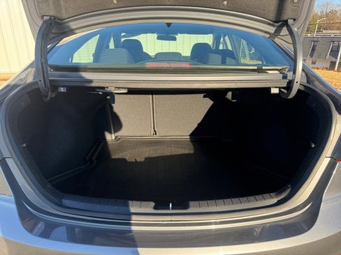 Used 2018 Hyundai Elantra SE w/ SE Connectivity Package 04 image 17